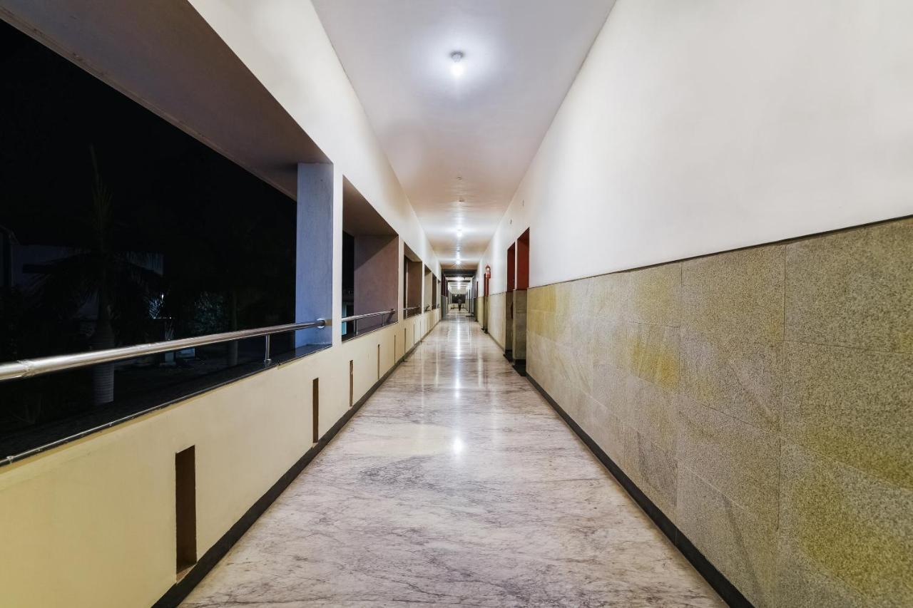 Oyo 48251 Dsr Grand Ξενοδοχείο Krishnagiri Εξωτερικό φωτογραφία